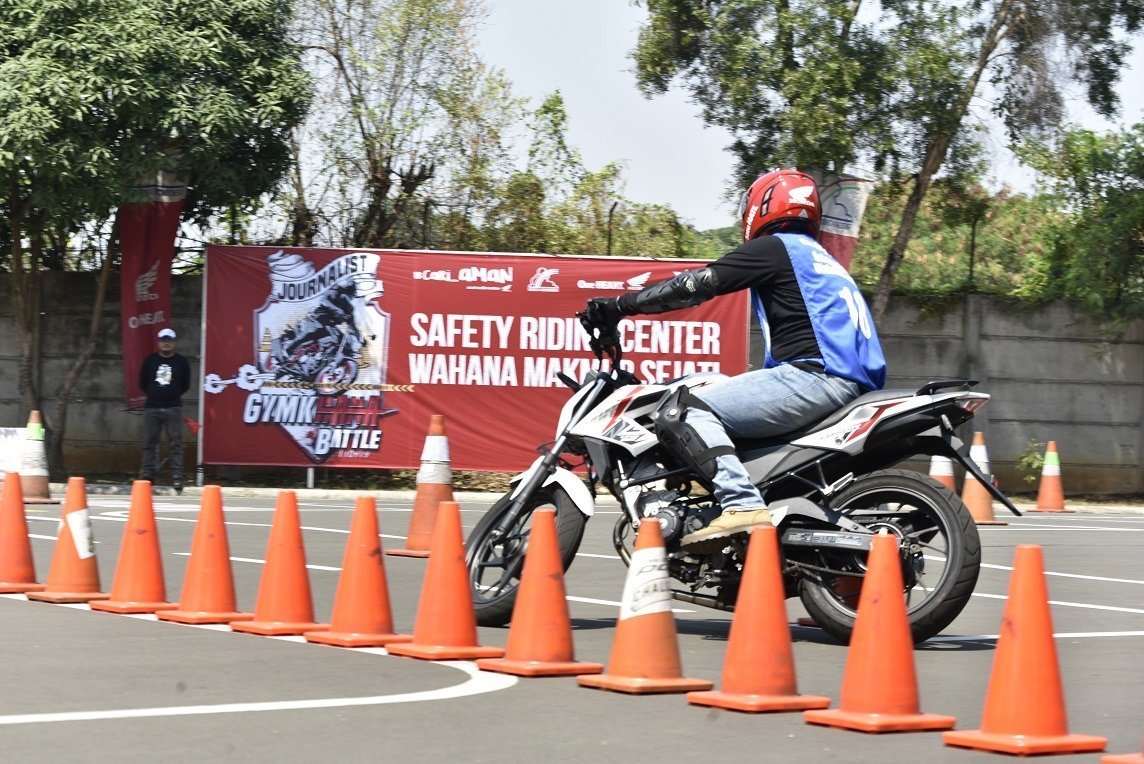 Rahasia Para Bikers Pro: Aksesoris Motor yang Wajib Dimiliki untuk Keamanan Berkendara