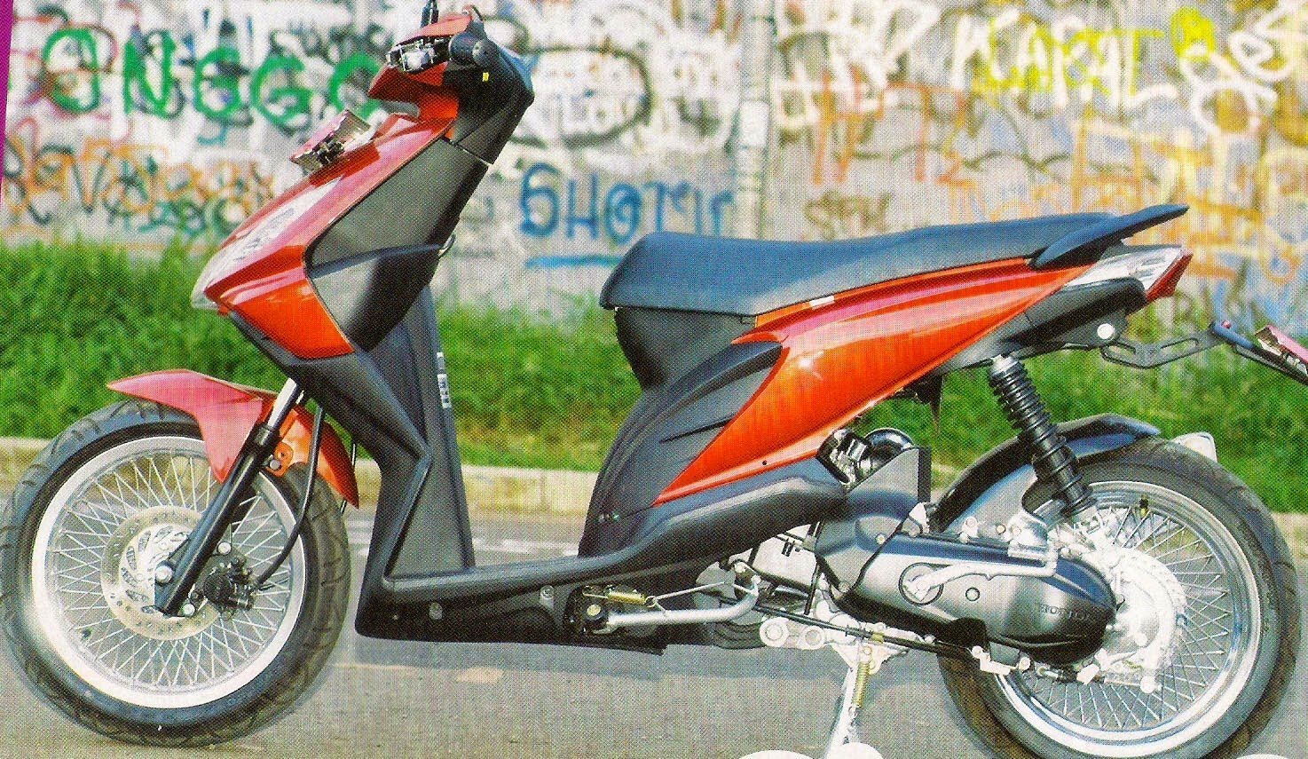 Sulap Motor Lama Jadi Baru: Rahasia Aksesori Terbaik 2024