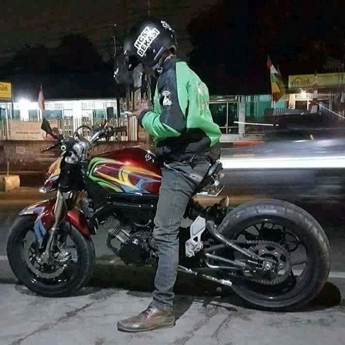 Sulap Motor Jadi Keren Maksimal? Ini Dia 7 Aksesoris Rahasia Para Biker!