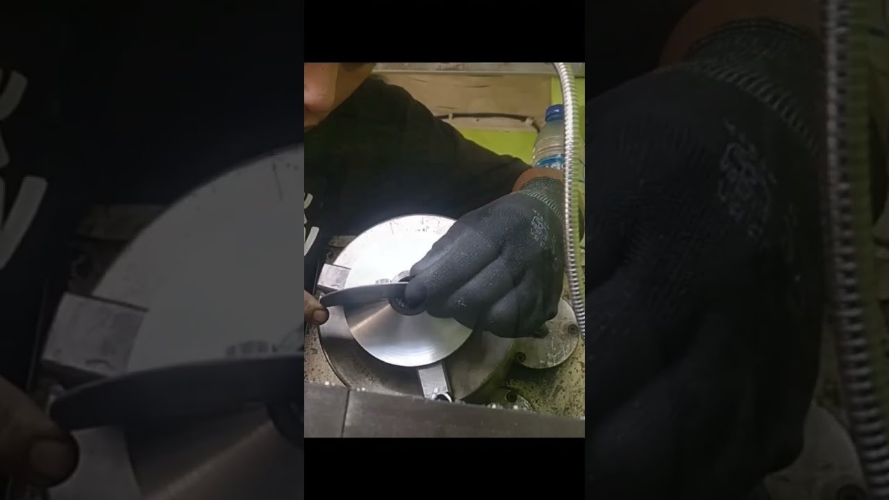 Nyaman & Aman di Jalan? Kunci Rahasianya Ada pada Aksesoris Motor Ini!