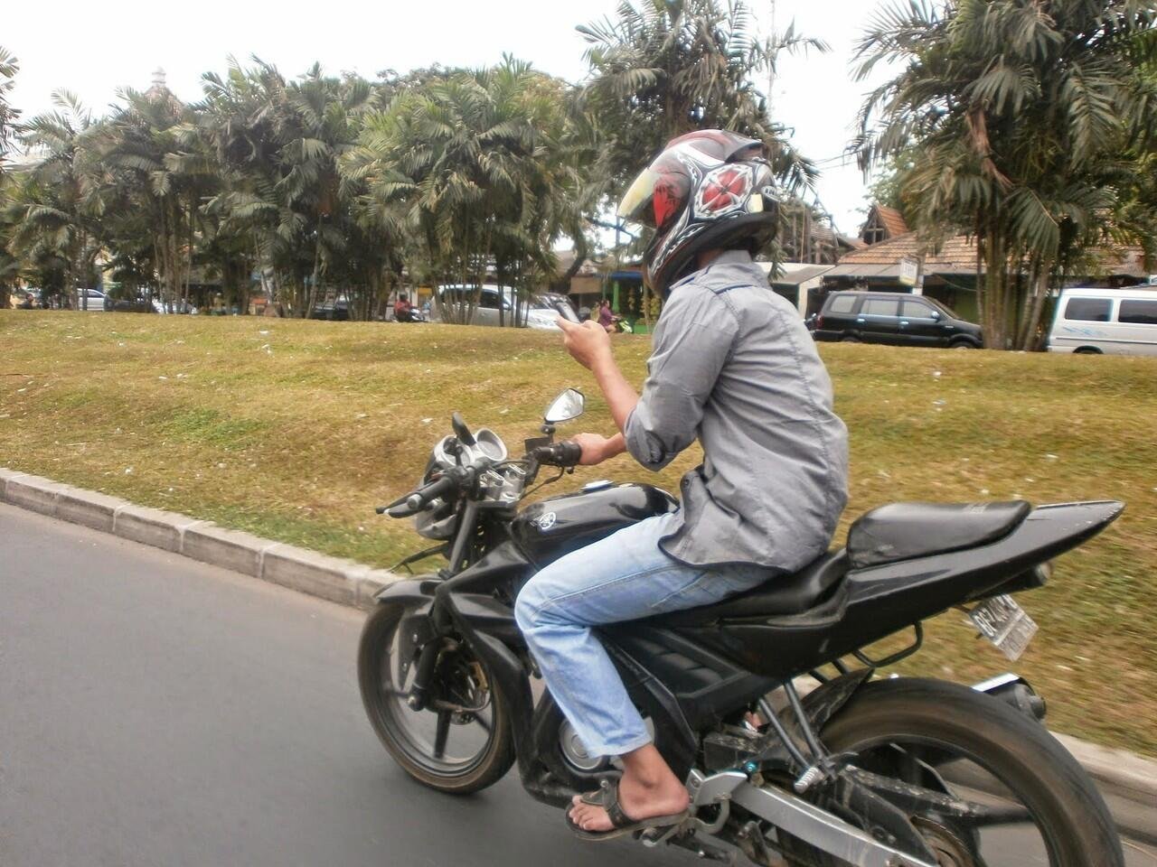 Panduan Lengkap Memilih Aksesoris Motor yang Cocok untuk Harian di Jakarta